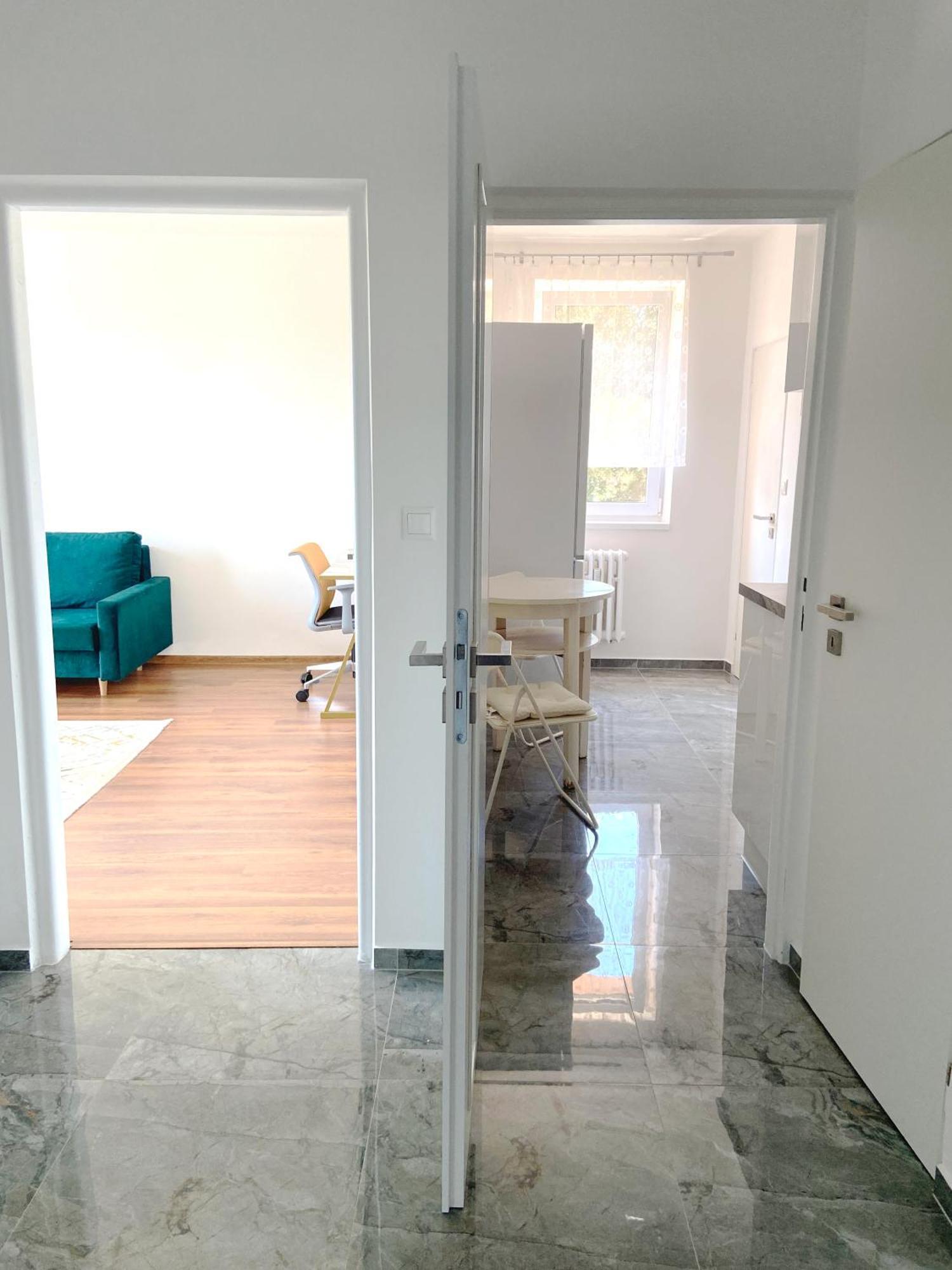 New Colorful Apartment With Big Balcony Bratislava Buitenkant foto