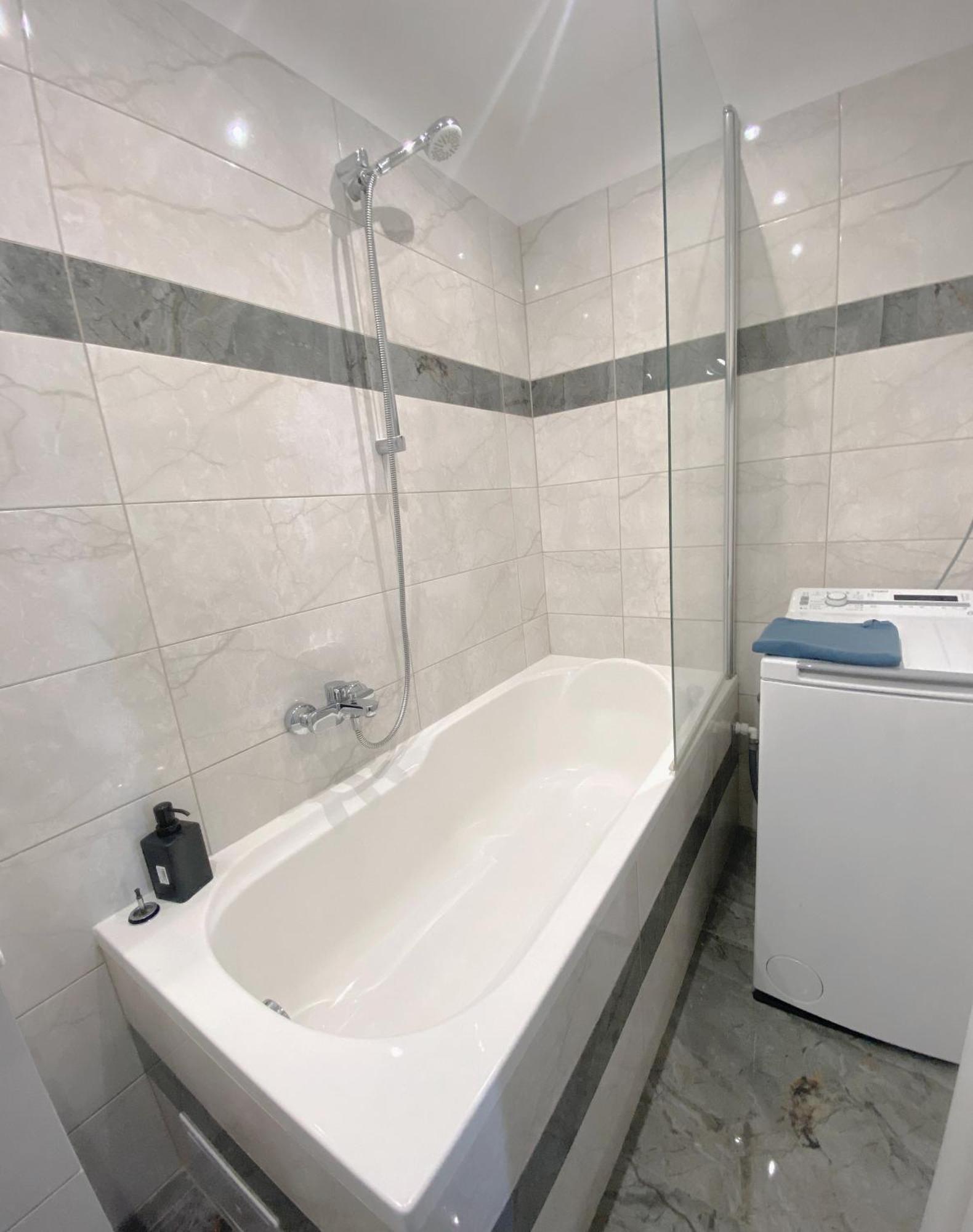 New Colorful Apartment With Big Balcony Bratislava Buitenkant foto